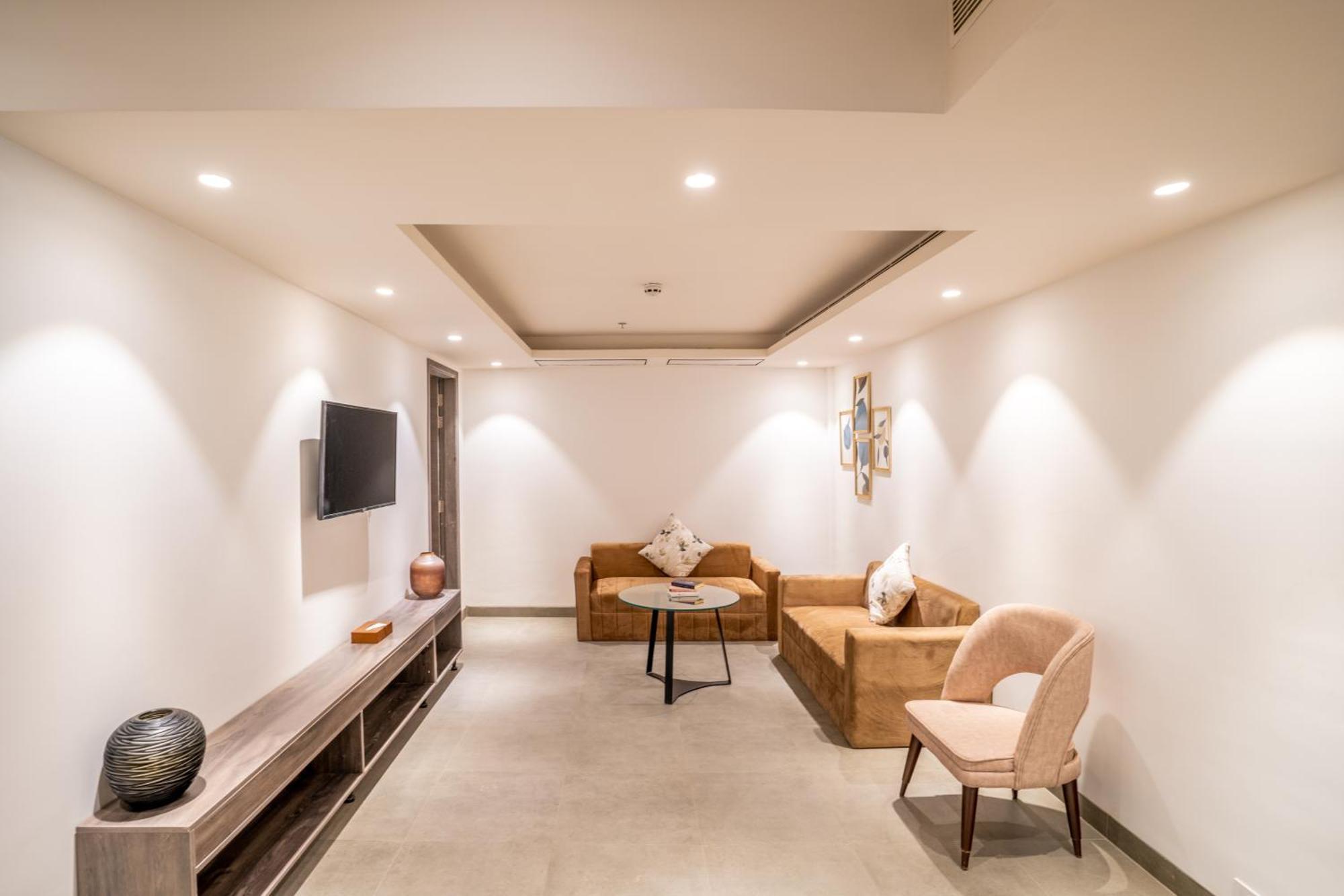 Juesta Residences - Aipl Joy Street, Гургаон Экстерьер фото