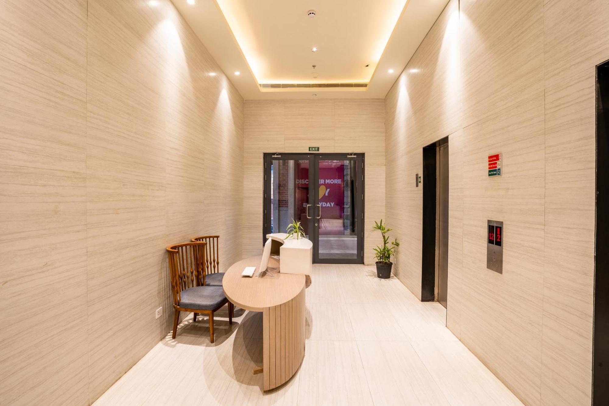 Juesta Residences - Aipl Joy Street, Гургаон Экстерьер фото